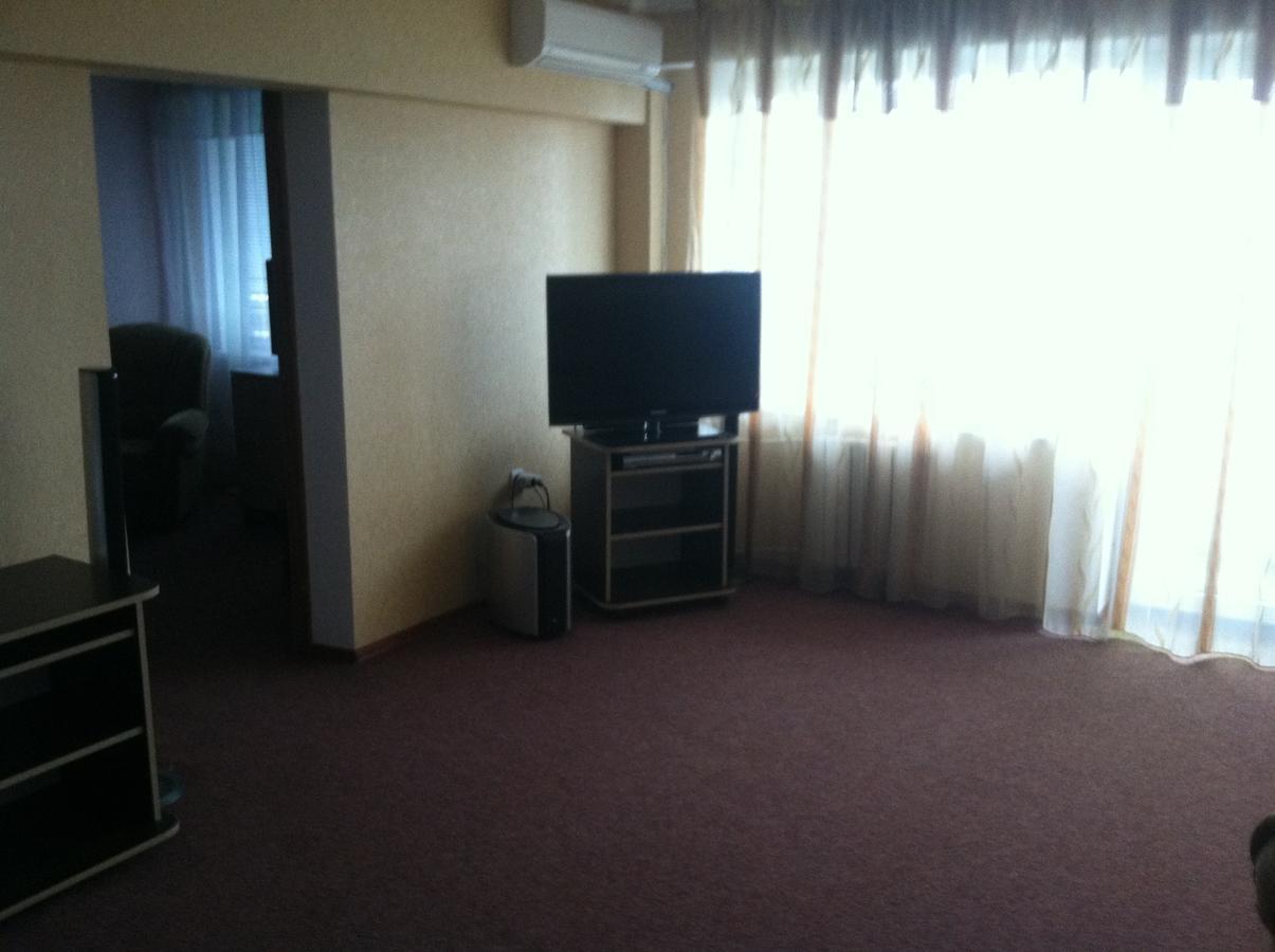Hotel Prietenia Bender Habitación foto
