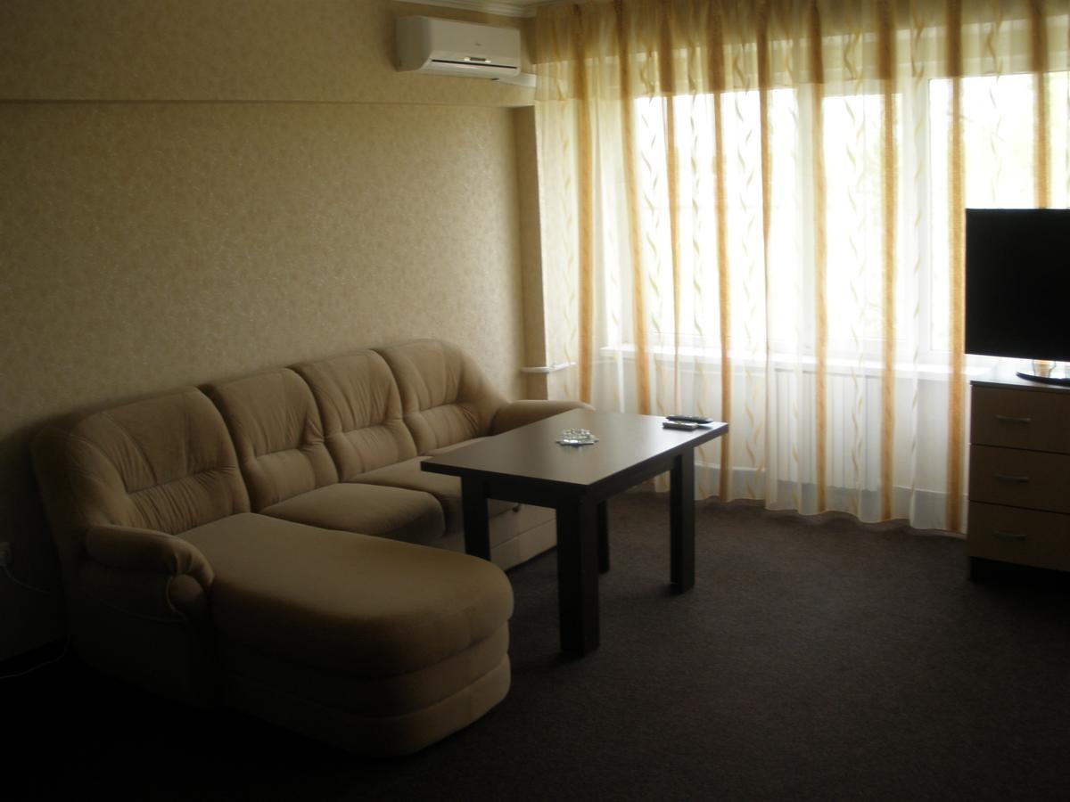 Hotel Prietenia Bender Habitación foto